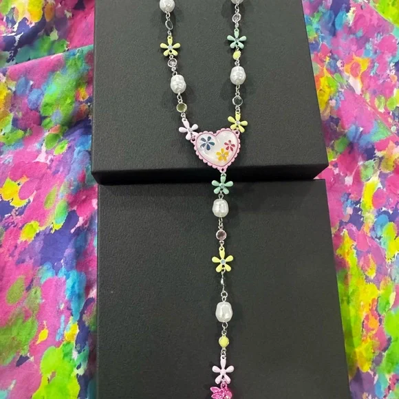 Floral Heart Pendant Necklace - Picture 2 of 6